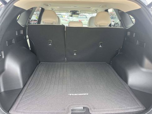 Certified 2025 Hyundai Tucson SEL FWD image 10