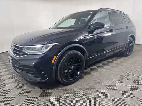 Certified 2023 Volkswagen Tiguan SE R-Line image 8