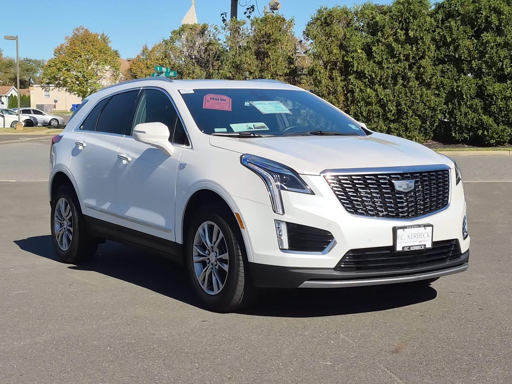 Certified 2023 Cadillac XT5 Premium Luxury FWD image 2