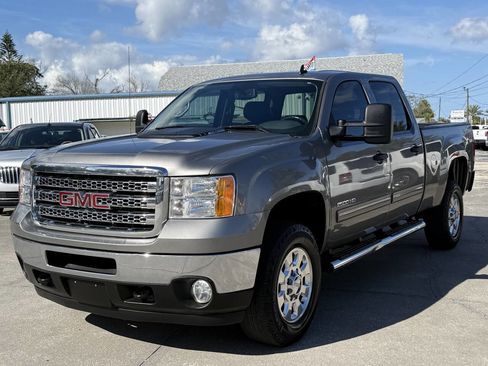 Used 2013 GMC Sierra 2500 SLE w/ SLE Preferred Package image 4