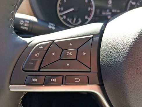 New 2025 Nissan Sentra SV w/ SV Premium Package FWD image 18