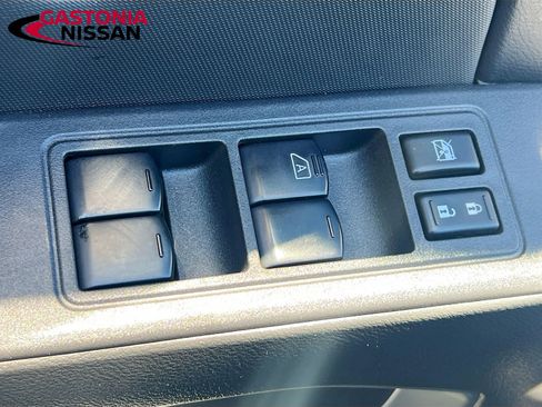 Used 2024 Nissan Frontier SV w/ Technology Package image 22