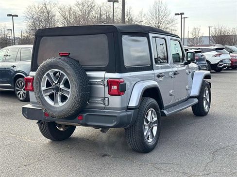 Used 2019 Jeep Wrangler Unlimited Sahara image 2