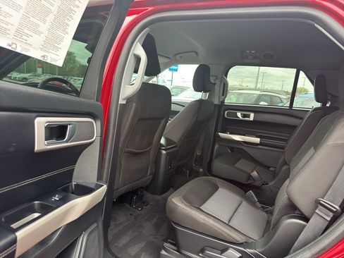 Used 2022 Ford Explorer XLT w/ Class IV Trailer Tow Package AWD/4WD image 30