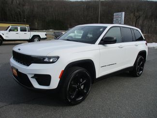 Used 2023 Jeep Grand Cherokee Altitude video 1