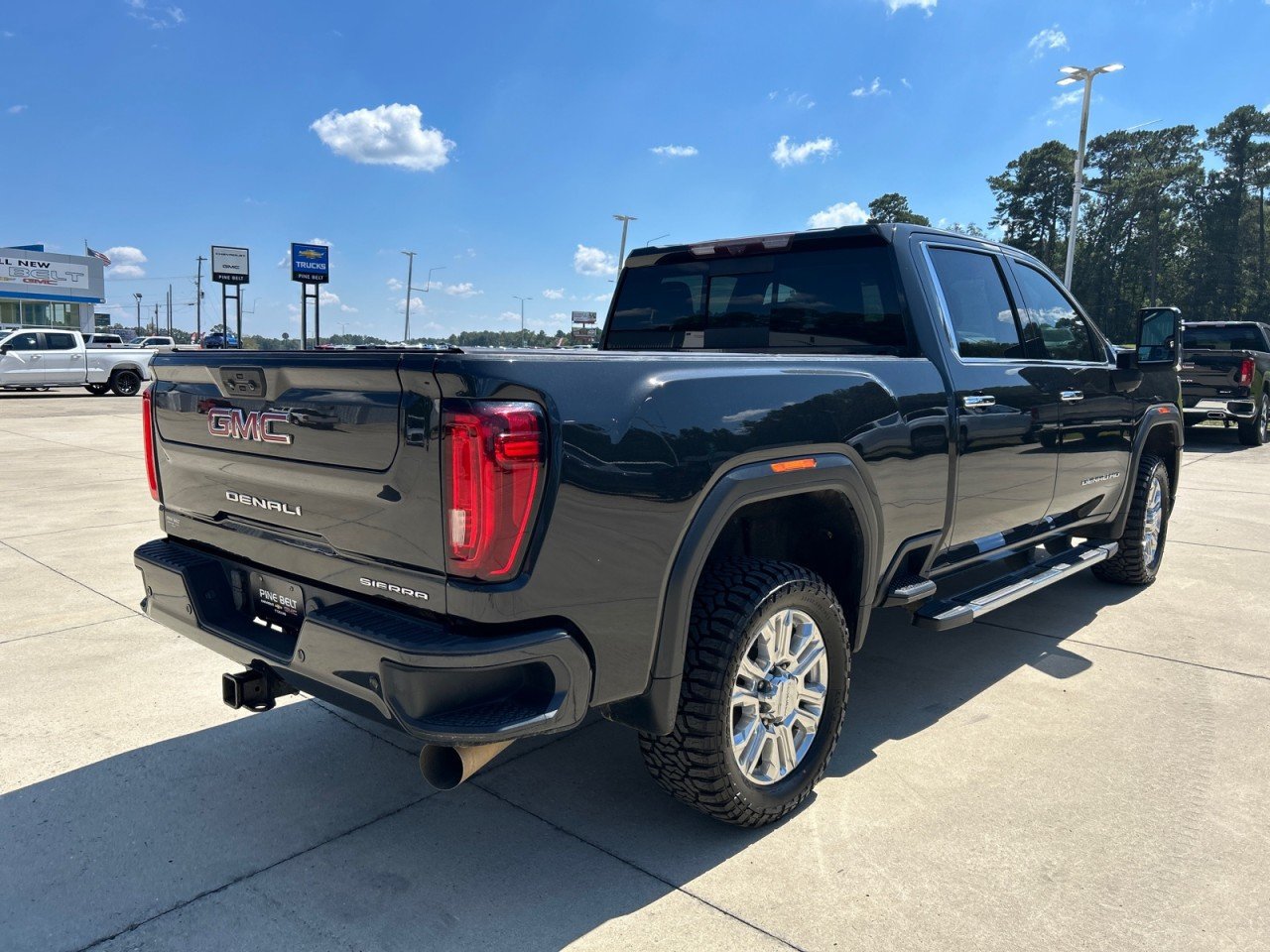 Used 2020 GMC Sierra 2500 Denali w/ Denali Ultimate Package AWD/4WD image 3
