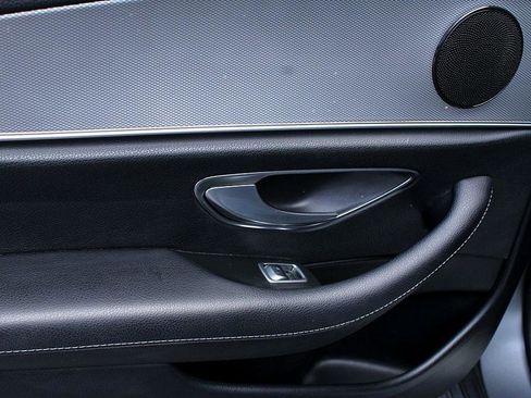 Used 2018 Mercedes-Benz E 300 image 17