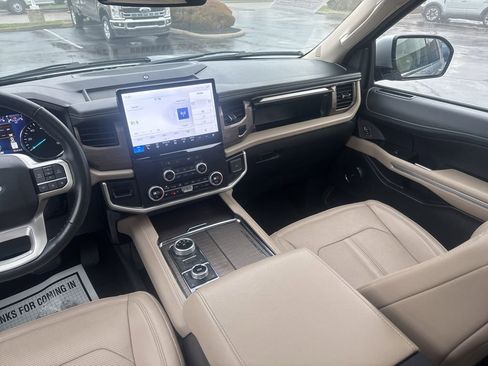 Used 2024 Ford Expedition Max Limited image 19