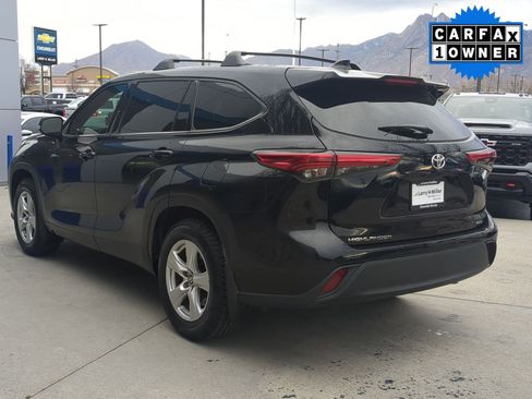 Used 2021 Toyota Highlander L image 4