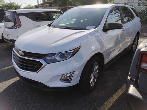 Used 2021 Chevrolet Equinox LS w/ LS Convenience Package FWD image 12