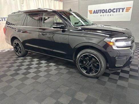 Used 2024 Ford Expedition Max Limited AWD/4WD image 2