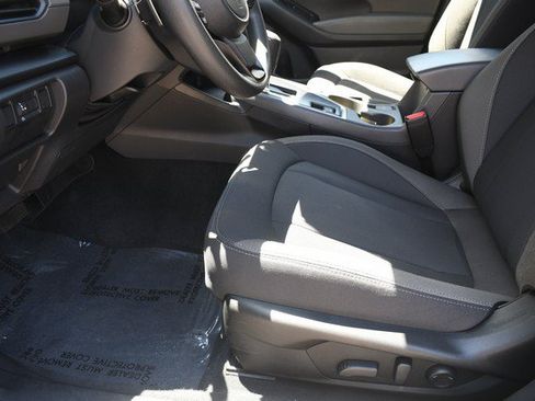 Used 2025 Subaru Crosstrek 2.5i Premium AWD/4WD image 15