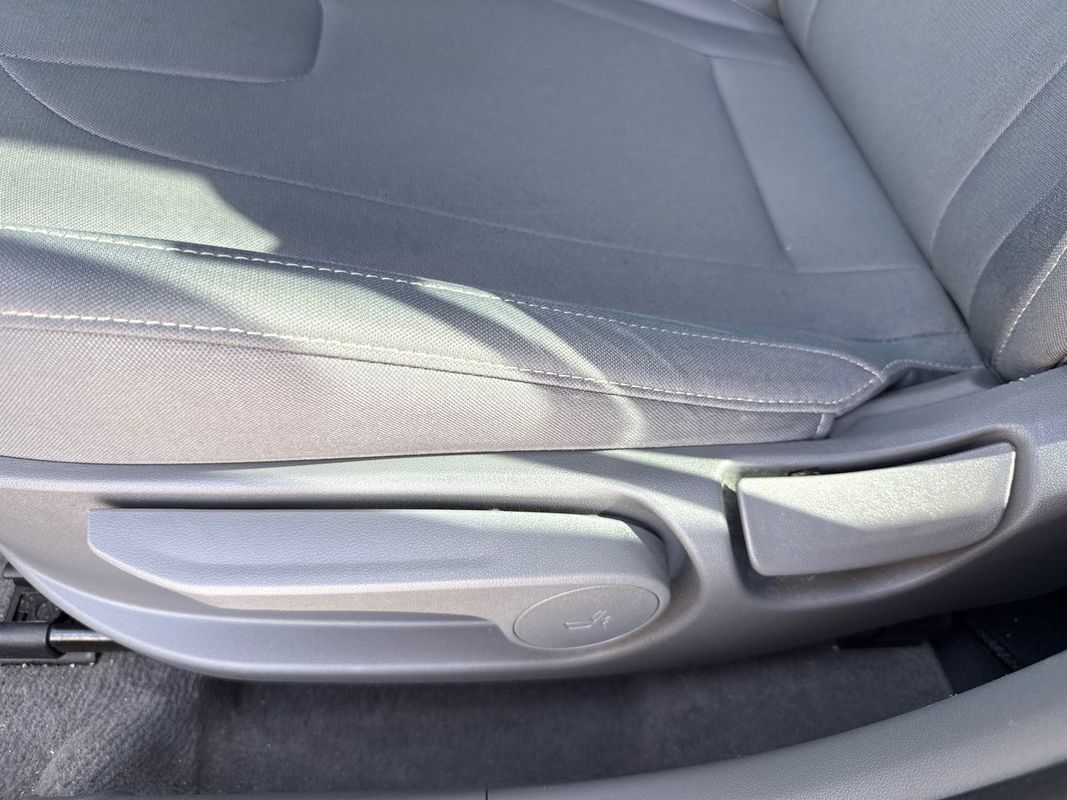 Used 2022 Hyundai Elantra SEL FWD image 17