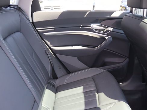 Used 2020 Audi e-tron Premium Plus AWD/4WD image 15