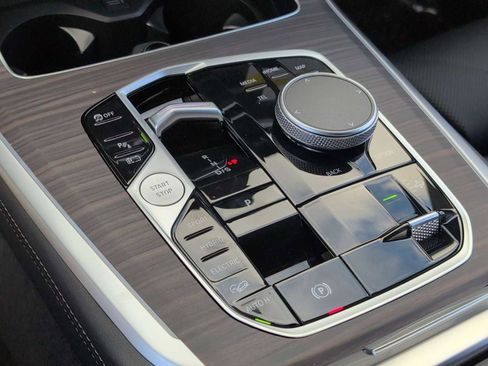 New 2026 BMW X5 xDrive50e w/ Climate Comfort Package image 32