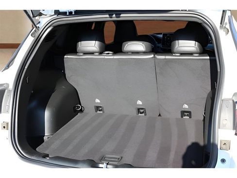 Used 2024 Jeep Compass Latitude image 17