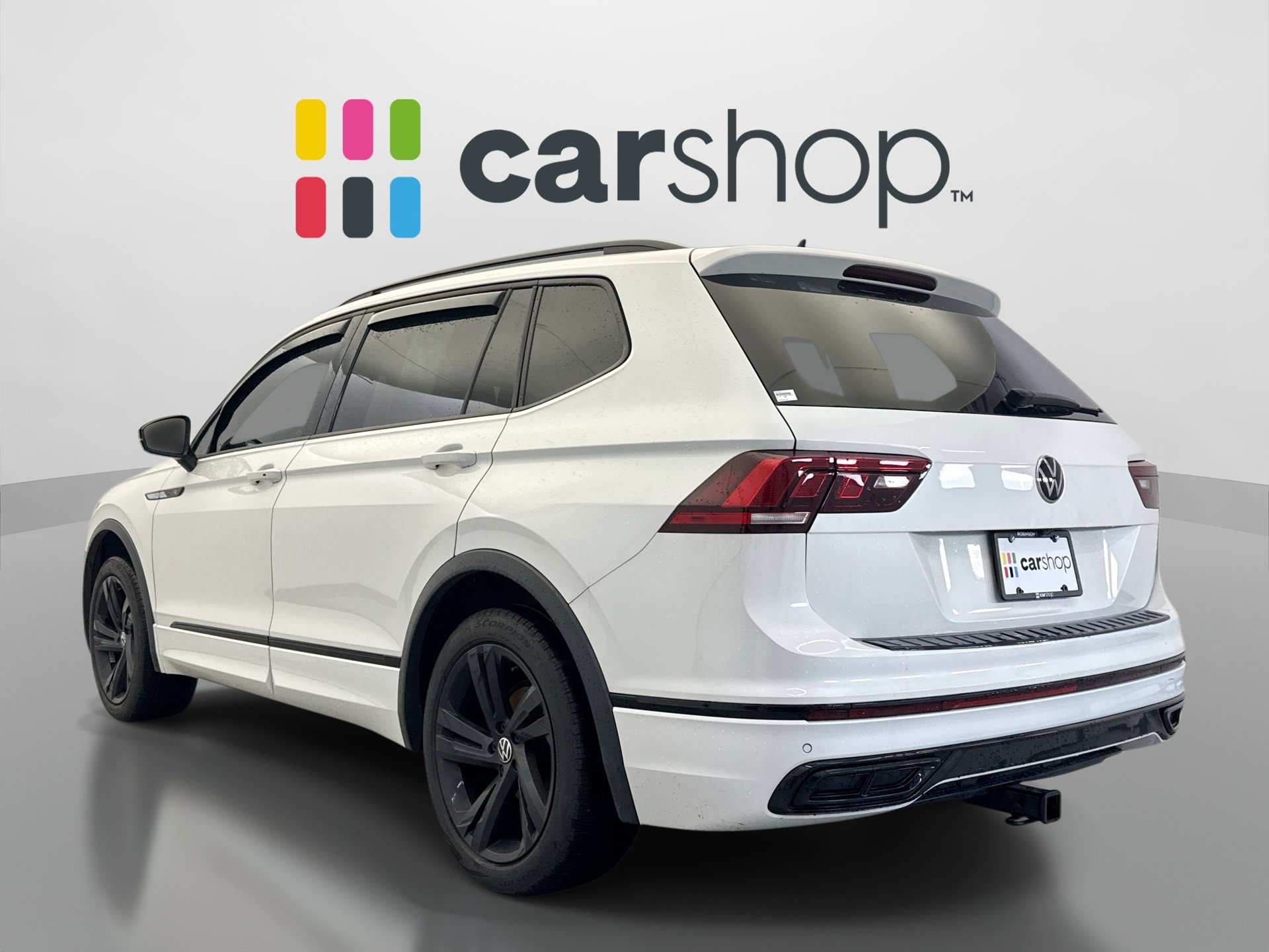 Used 2024 Volkswagen Tiguan SE R-Line AWD/4WD image 3