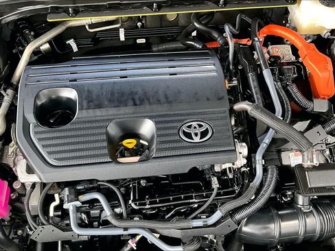 Used 2024 Toyota Crown AWD/4WD image 32