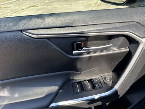 Used 2025 Toyota RAV4 XLE Premium image 15