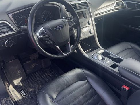 Used 2017 Ford Fusion SE image 7