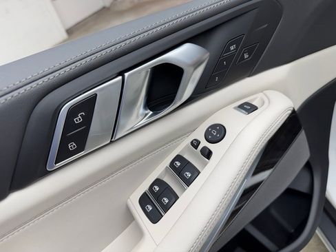 Used 2026 BMW X5 xDrive40i image 11