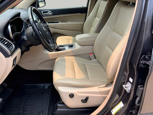 Used 2020 Jeep Grand Cherokee Limited AWD/4WD image 8