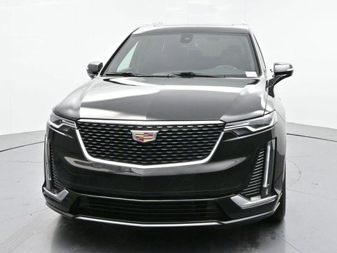 Certified 2025 Cadillac XT6 Premium Luxury image 2