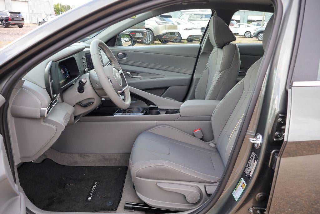 New 2026 Hyundai Elantra SEL Sport Premium FWD image 7