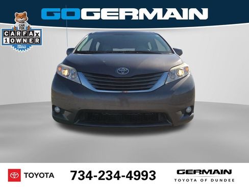 Used 2012 Toyota Sienna XLE w/ Entertainment Pkg image 3