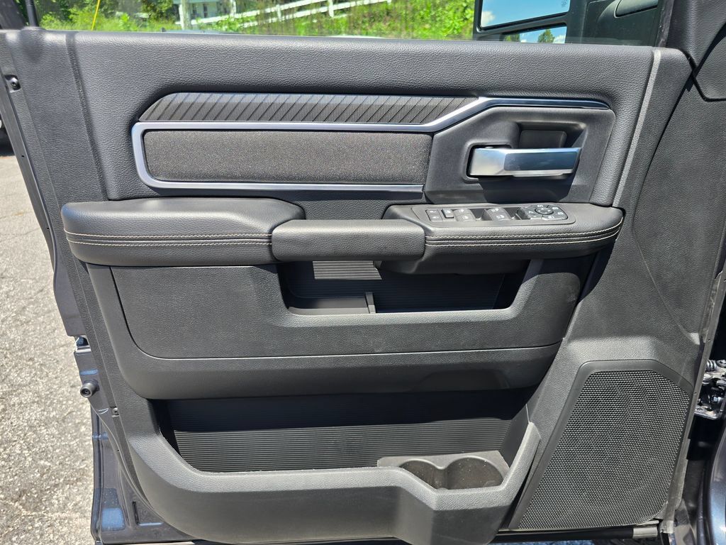 New 2026 RAM 2500 Big Horn AWD/4WD image 36