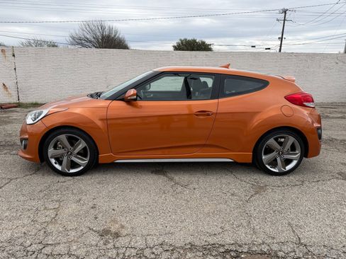 Used 2014 Hyundai Veloster Turbo image 3