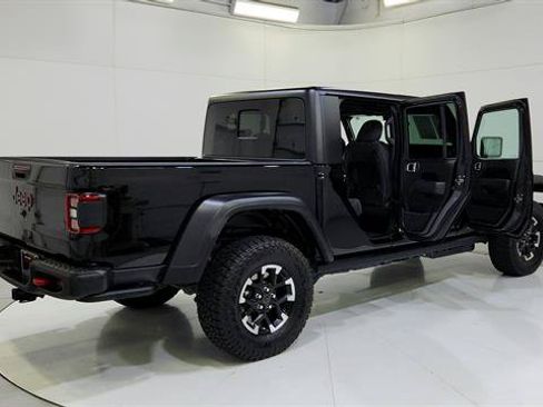 Used 2026 Jeep Gladiator Rubicon AWD/4WD image 32