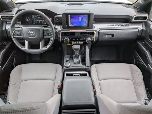 Used 2025 Toyota Tacoma SR5 AWD/4WD image 25