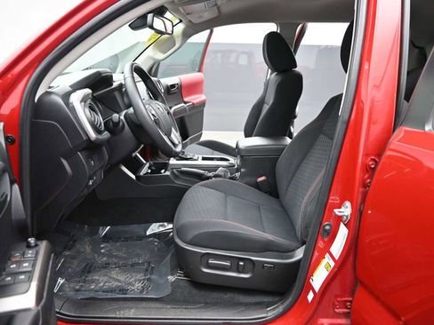 Used 2023 Toyota Tacoma SR5 image 15