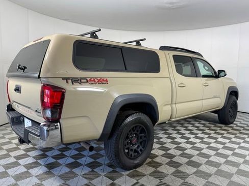 Used 2019 Toyota Tacoma TRD Off-Road AWD/4WD image 4