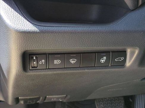 Used 2022 Toyota RAV4 XLE Premium FWD image 10