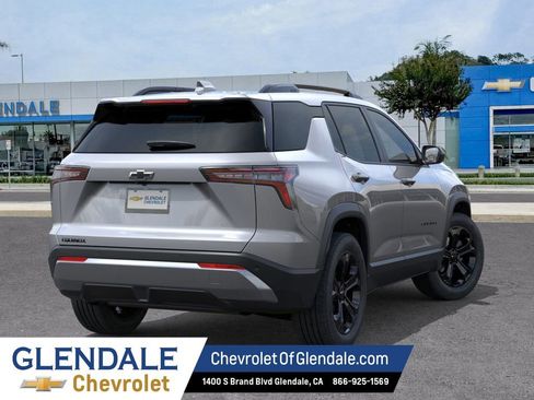 New 2026 Chevrolet Equinox LT w/ Midnight Edition FWD image 4