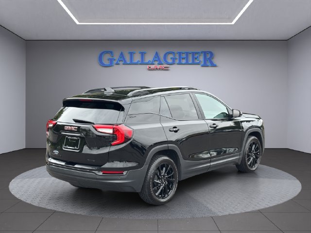 Used 2023 GMC Terrain SLE w/ Driver Convenience Package AWD/4WD image 4