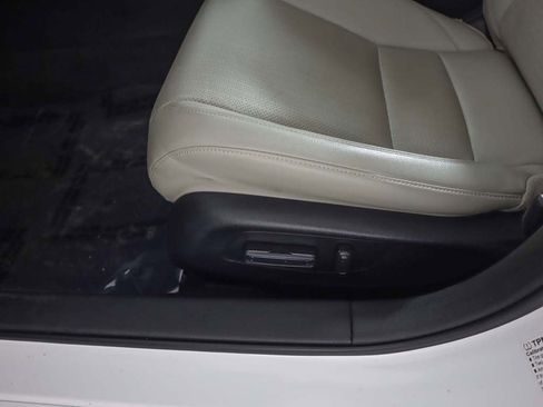 Used 2024 Honda Civic EX-L image 31