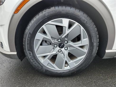 Used 2025 Genesis GV60 Advanced image 31