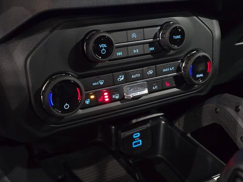 New 2025 Ford Bronco Badlands AWD/4WD image 24