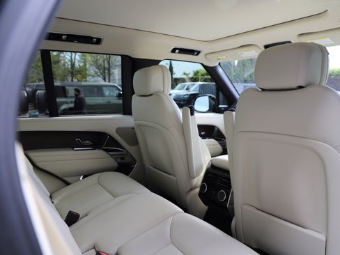 Used 2023 Land Rover Range Rover SE AWD/4WD image 11