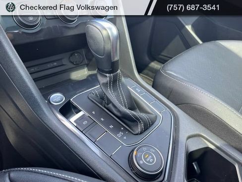 Used 2021 Volkswagen Tiguan SE w/ Panoramic Sunroof Package AWD/4WD image 39