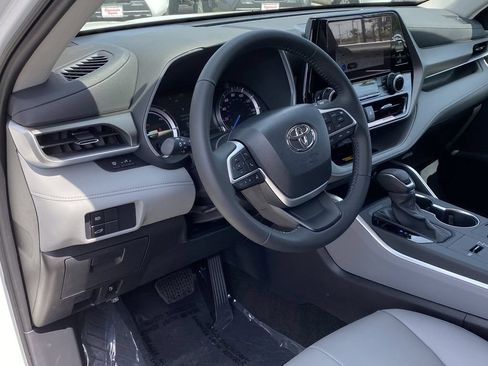 Certified 2026 Toyota Highlander XLE AWD/4WD image 21