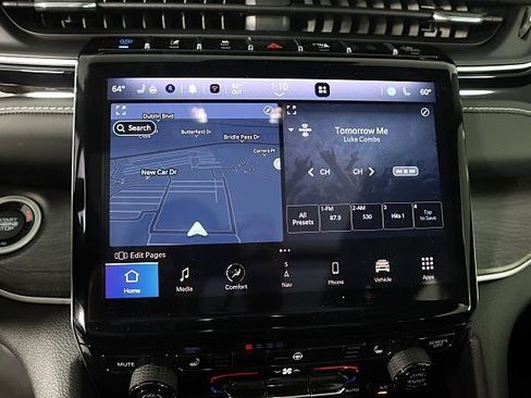 Used 2022 Jeep Grand Cherokee Limited 4xe image 30