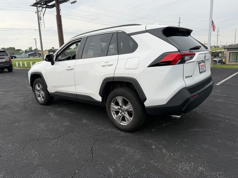 Used 2025 Toyota RAV4 XLE FWD image 8