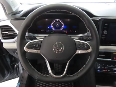 New 2025 Volkswagen Taos SE image 16