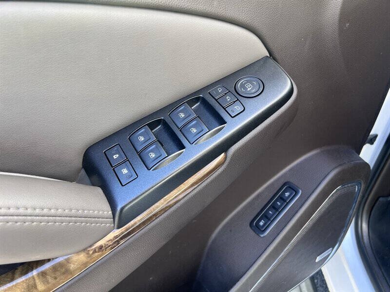 Used 2016 GMC Yukon Denali w/ Open Road Package AWD/4WD image 13