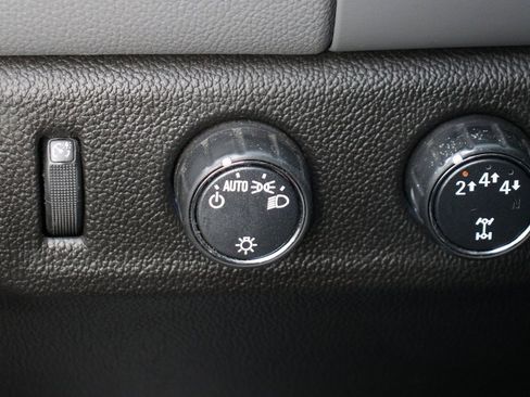 Used 2021 Chevrolet Colorado W/T w/ Custom Special Edition image 18