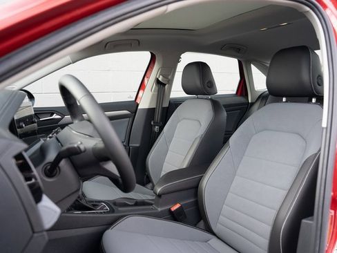 New 2026 Volkswagen Jetta SE image 8